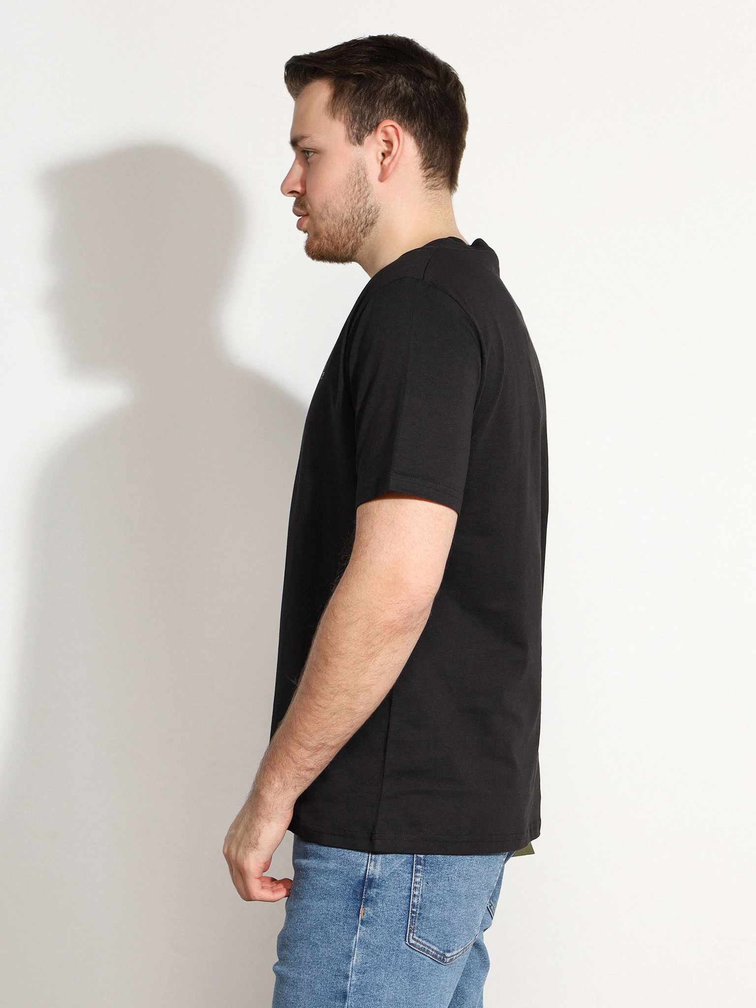 Футболка черного цвета из хлопка